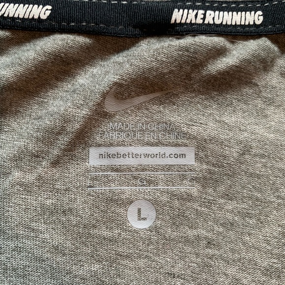 Nike Running T-shirt Size Large - Picture 3 of 6